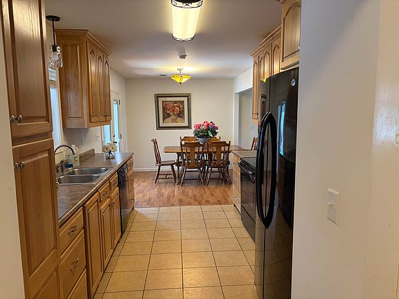 4th image of 724 Randolph Loop
