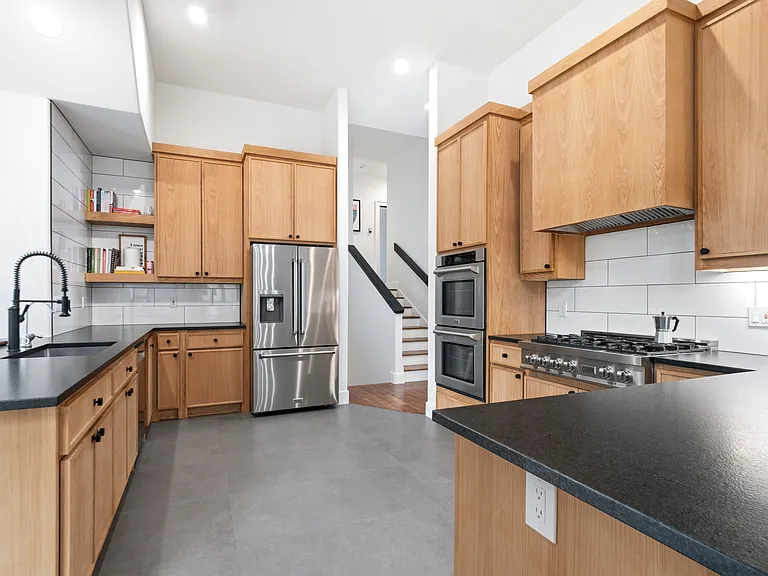 1799 Falcon Dr — Photo 2