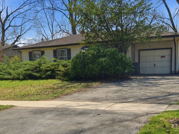 30W125 Claymore Ln, Naperville, IL 60563
