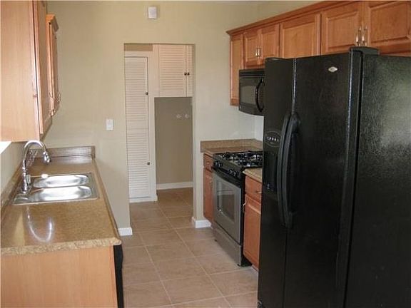 5th image of 1142 Bobolink Dr