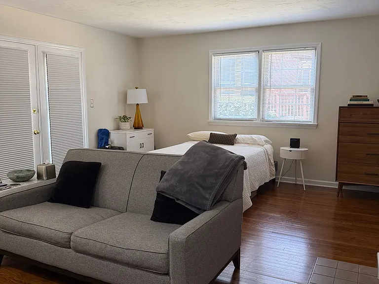Large Studio Condo Downtown Walking Distance to the Florida State Capitol — Photo 16