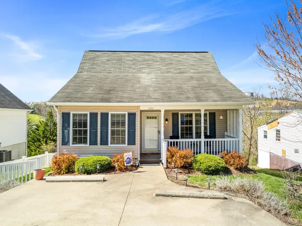 1004 Middlebrook Ave, Staunton, VA 24401