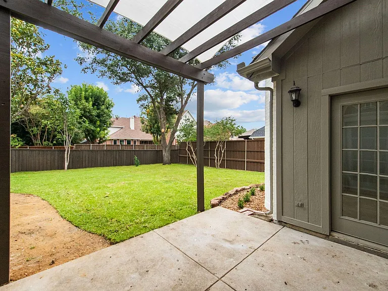 2421 Kittyhawk Dr — Photo 39