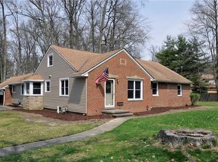 2745 Walter Rd, Westlake, OH 44145