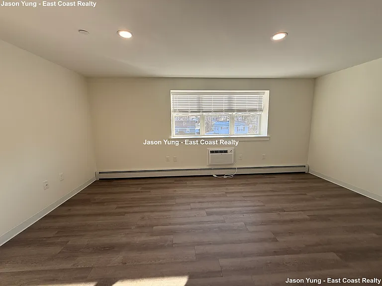 1741 Washington St #10 — Photo 6