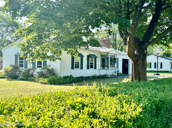 2 Thatcher Drive, Altamont, NY 12009