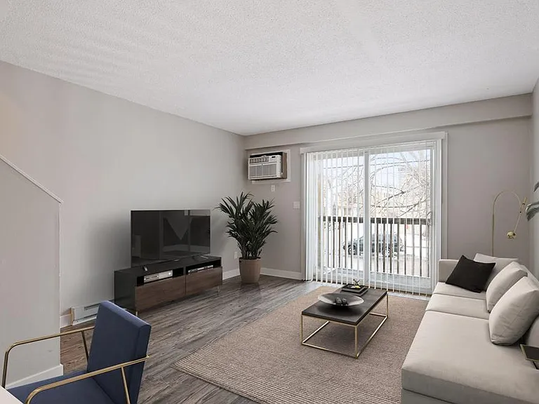 Riverside Apartment — Photo 3