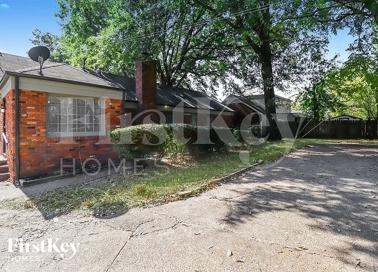 5130 Kingswood Cir — Photo 15