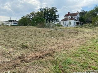 108 W Arlington Ave, Smiley, TX 78159