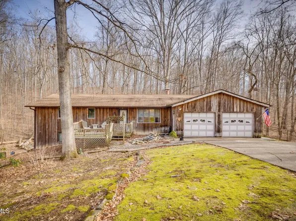 404 Fernwood Dr, Mount Carmel, TN 37645