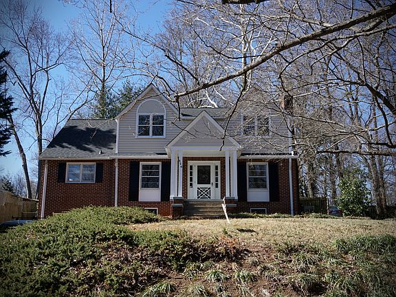 2nd image of 524 Willowbrook Dr