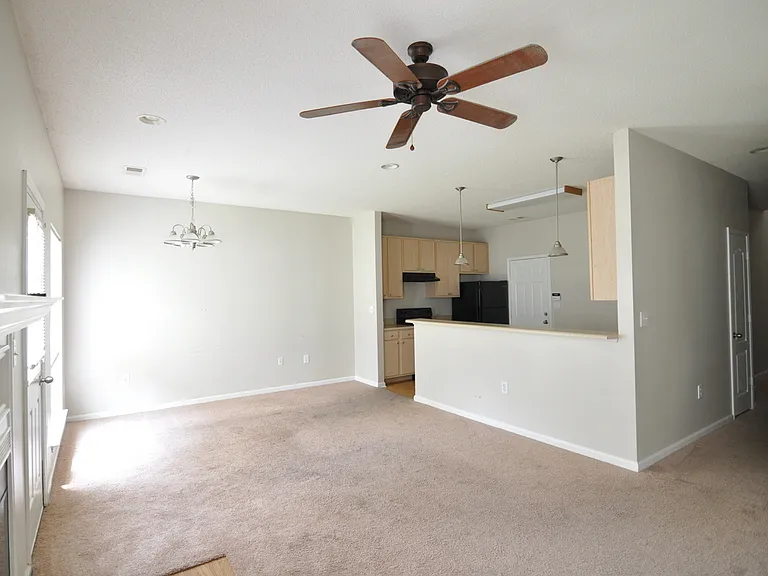 44 Pine Meadow Cir — Photo 4