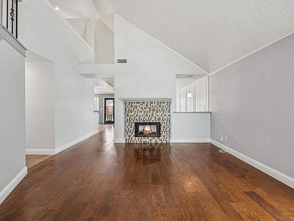 2nd image of 2215 Cimarron Rd