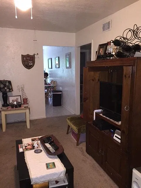 2 bed, 900 sqft, $975 — Photo 3