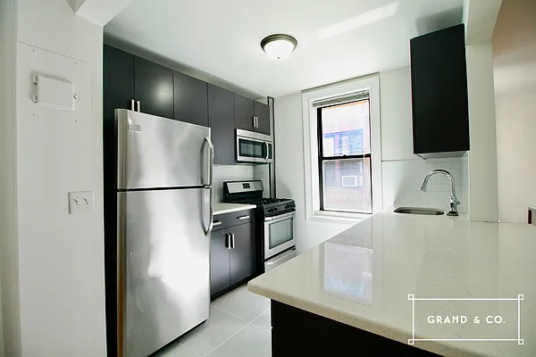 Rented by Grand & Co. | media 6