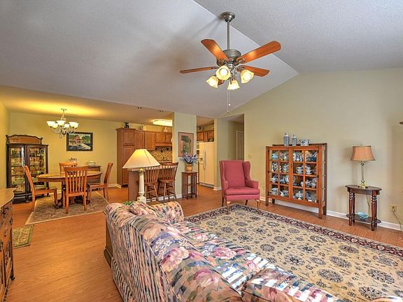 3rd image of 1710 Foxtail Ln