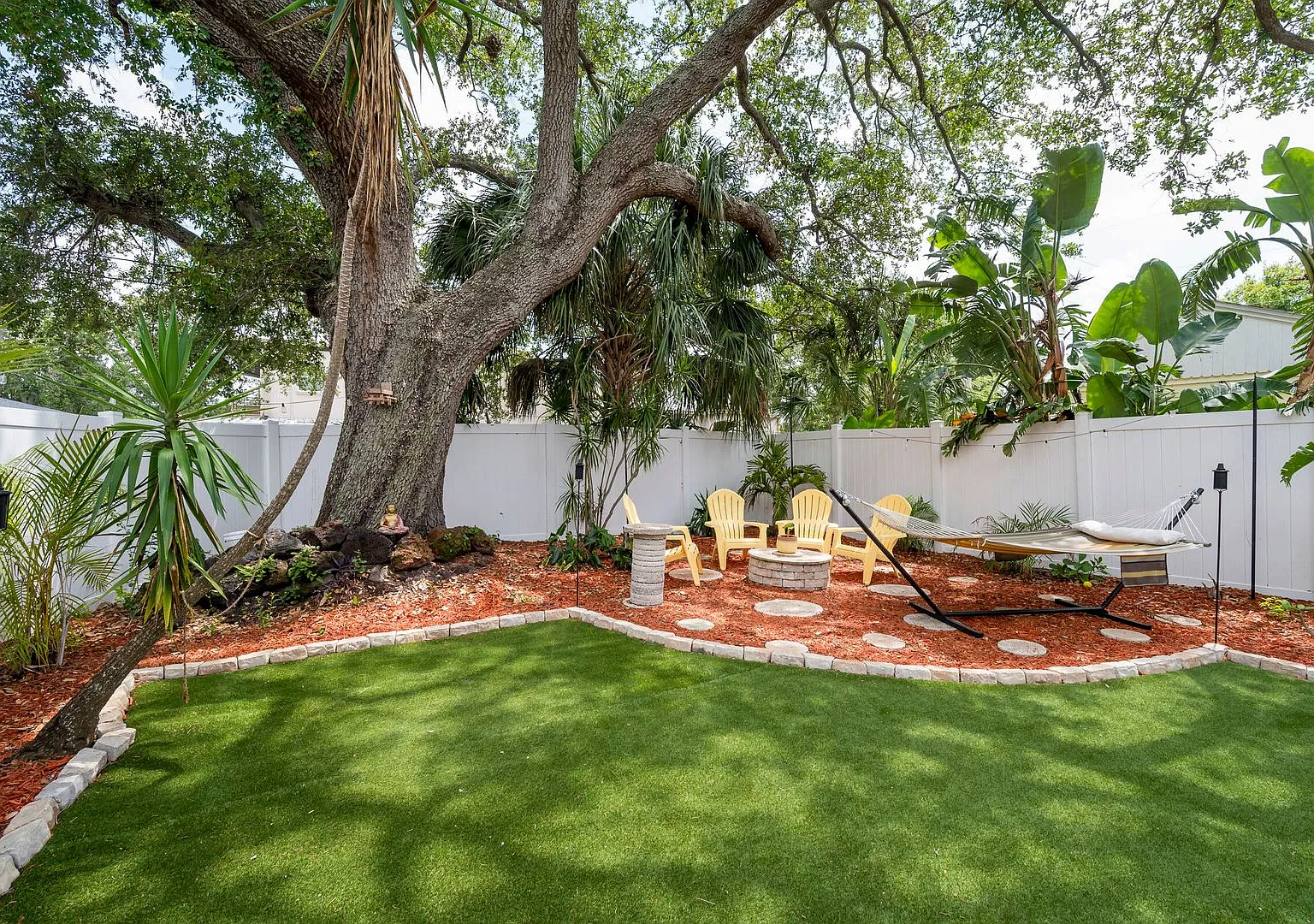 Charming Historic Bungalow with Stylish Updates & Spacious Backyard — Photo 3