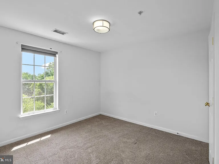 206 Heathwalk St #B — Photo 19