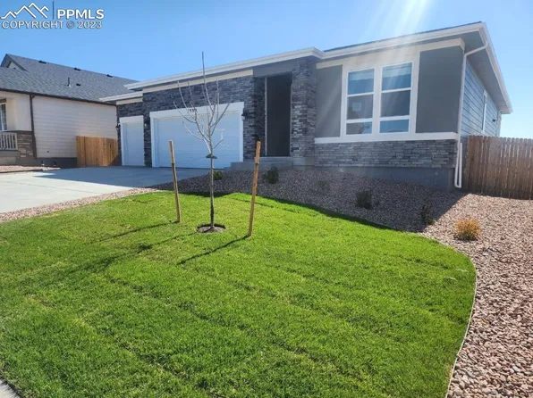 3330 Bella Luna Dr, Pueblo, CO 81001