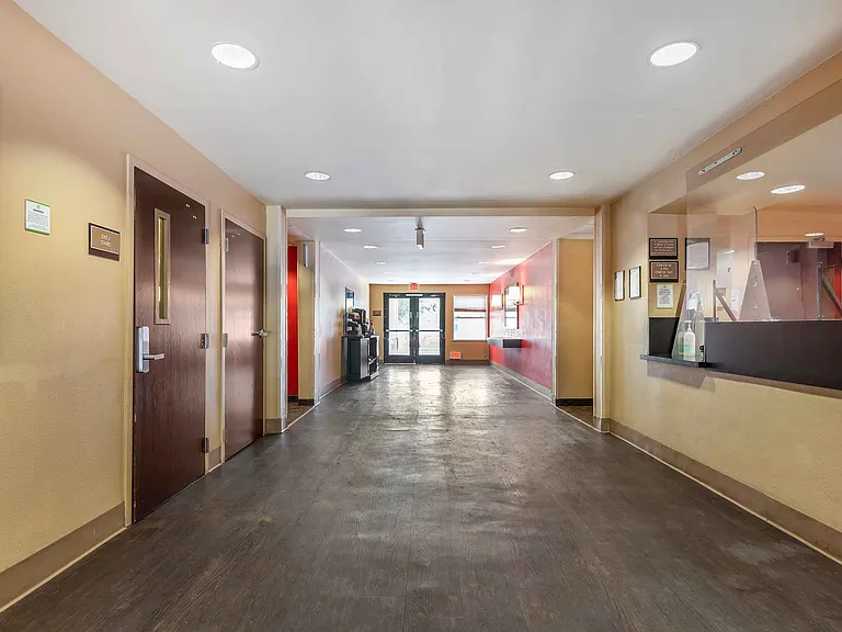 Lobby and Guest Check-in