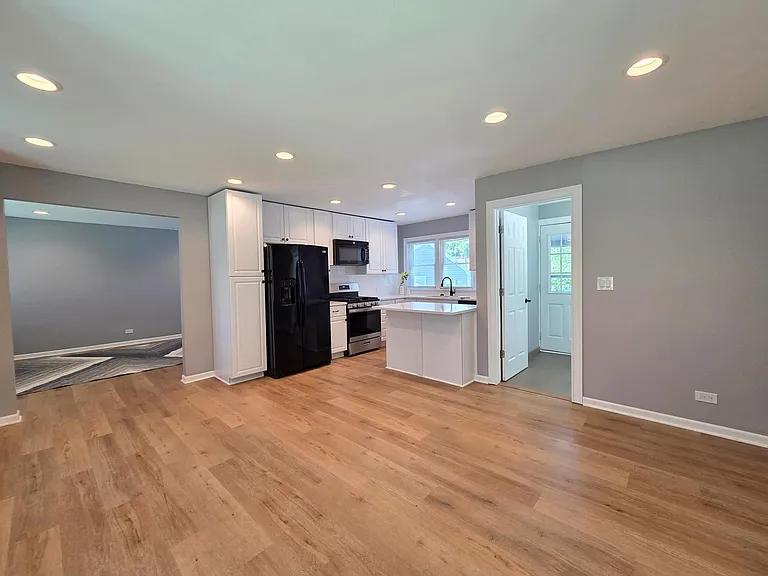 3823 E Wonder Lake Rd — Photo 8