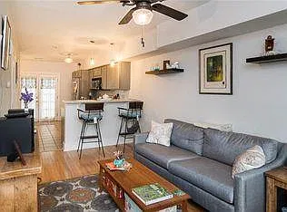 2 bed, 1.5 bath, 840 sqft, $1,800 — Photo 3