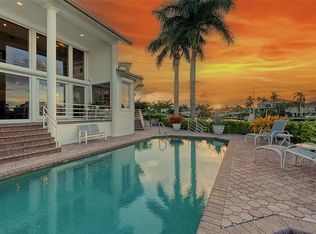 495 McKinley Dr, Sarasota, FL 34236