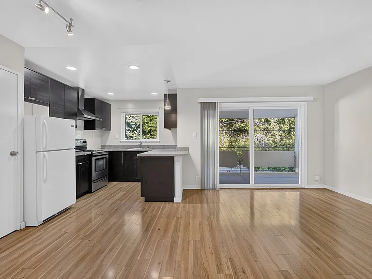 1815 Ednamary Way #F — Photo 5