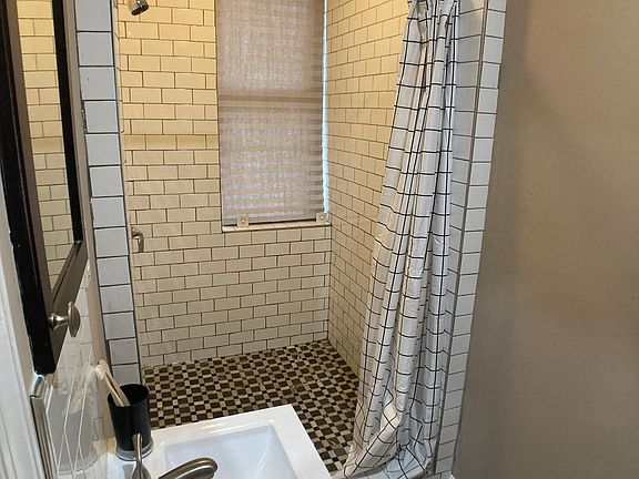 5th image of 2060 E Orleans St #2060
