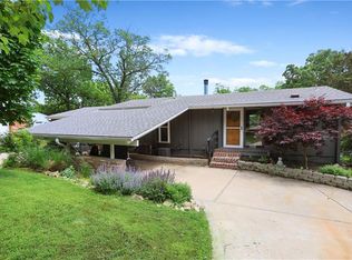 622 Lake Forest Dr, Kansas City, KS 66111