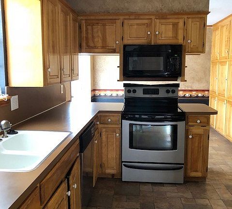 4th image of 2100 Wydewood Dr