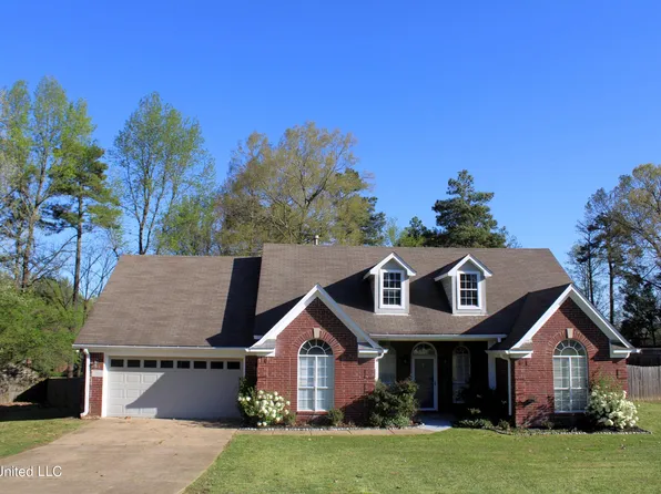 10058 Lacey Dr, Olive Branch, MS 38654
