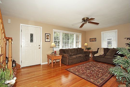 1st image of 109 S William St