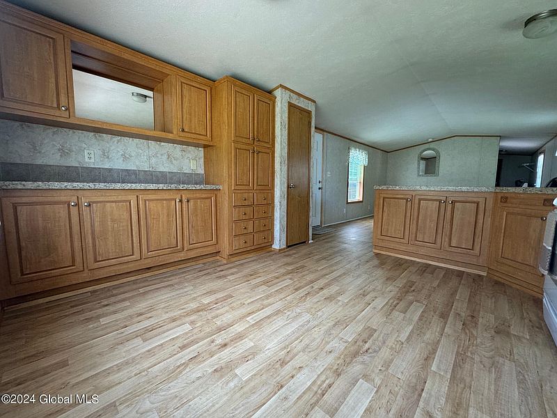 5th image of 39 Cedar Hill Drive