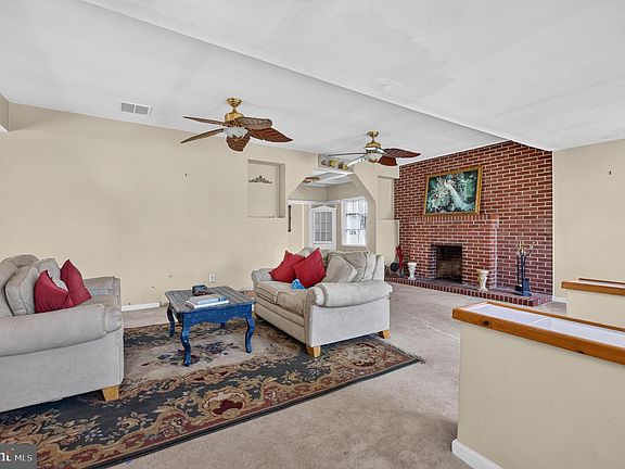 2nd image of 231 Carvel Rd