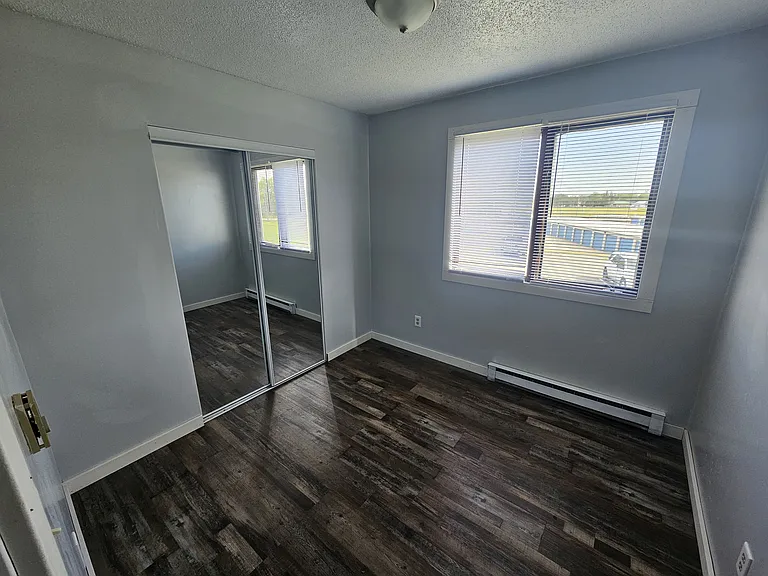 1097 Oakview Dr #5 — Photo 6
