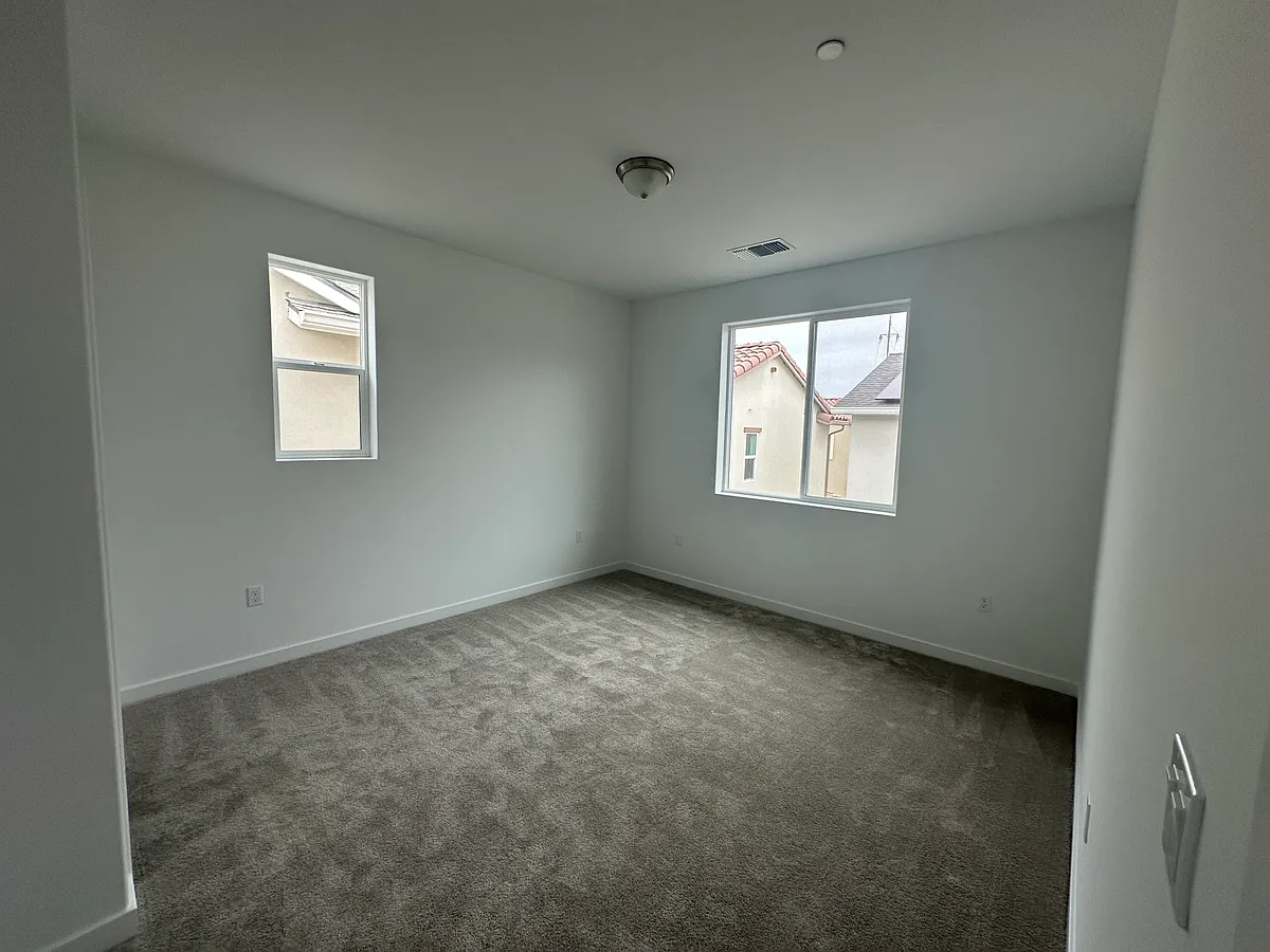 Building Photo - 1710 River Vista Way