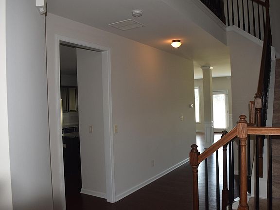 5th image of 4840 Breezewood Cir