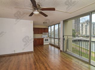 620 McCully St APT 403, Honolulu, HI 96826