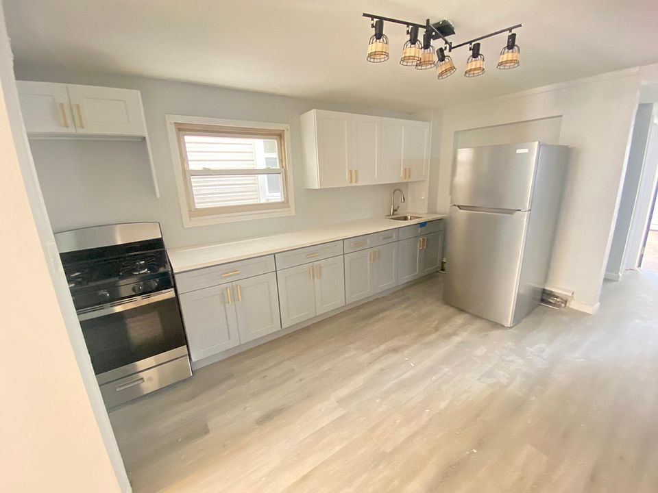 1st image of 333 N 6th St #1