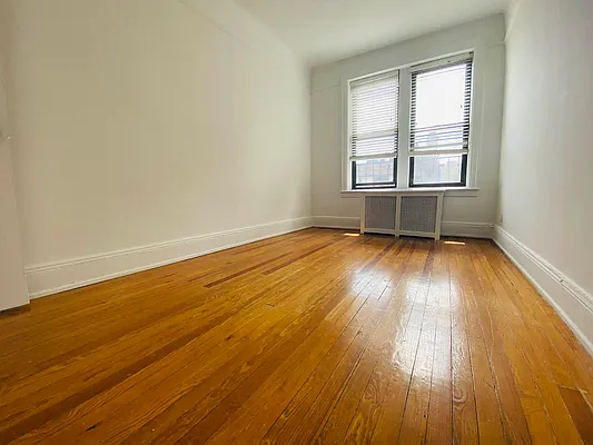 Rented by RealTegrity NY LLC | media 4