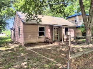 110 N Cherokee St, Spavinaw, OK 74366