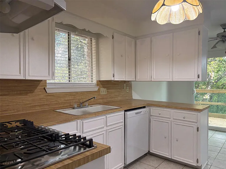 11913 Rennalee Loop — Photo 10