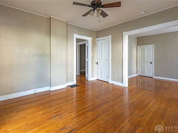4th image of 423 Hulbert St #421
