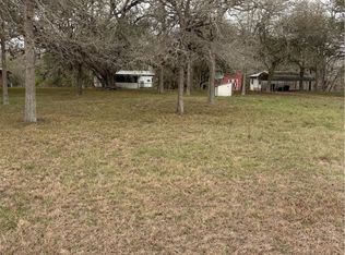 34 River Ridge Rd, Cuero, TX 77954
