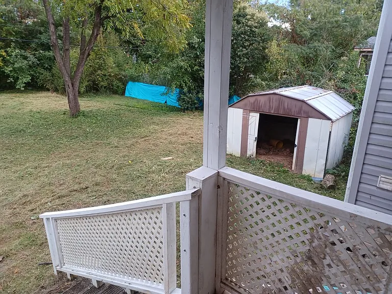 511 Houston St — Photo 16
