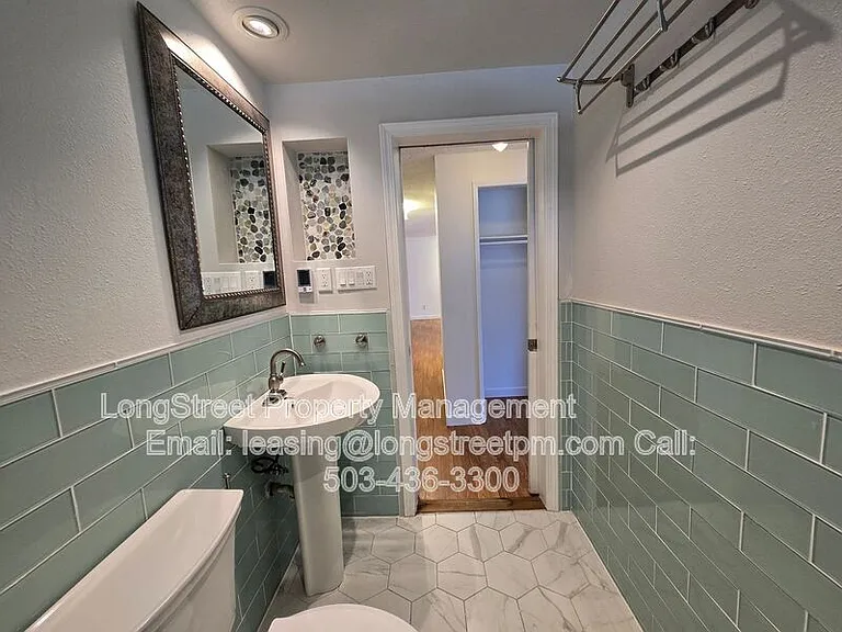 2711 Newton St — Photo 19
