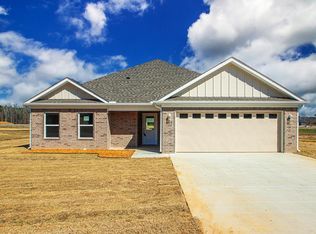 1117 Duke Dr, Bauxite, AR 72011