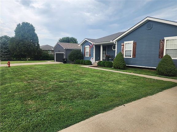 5th image of 1910 Chestnut Dr