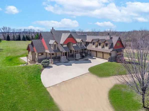 1445 Butterfly Ln, Jordan, MN 55352